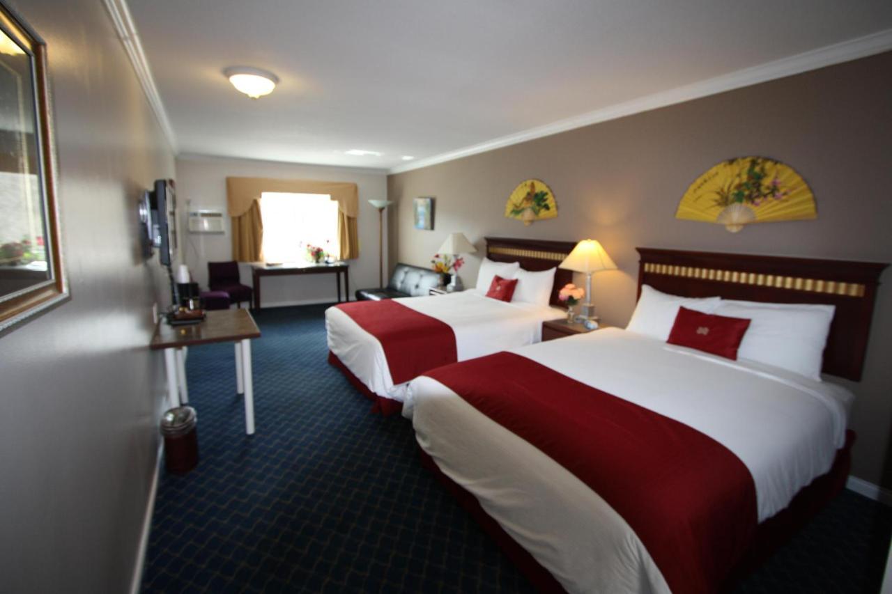 The Revelstoke Gateway Inn Ngoại thất bức ảnh