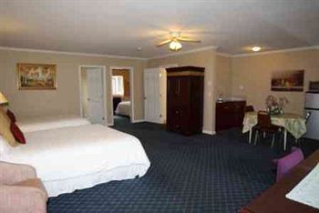 The Revelstoke Gateway Inn Ngoại thất bức ảnh