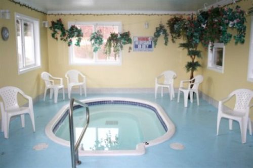 The Revelstoke Gateway Inn Ngoại thất bức ảnh