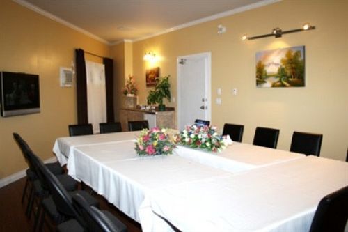 The Revelstoke Gateway Inn Ngoại thất bức ảnh