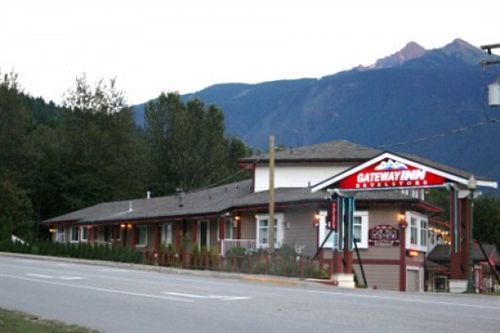 The Revelstoke Gateway Inn Ngoại thất bức ảnh